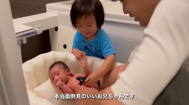 生まれたばかりの弟を溺愛する兄がかわいすぎる！