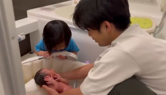 生まれたばかりの弟を溺愛する兄がかわいすぎる！