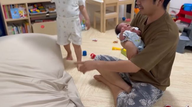 生まれたばかりの弟を溺愛する兄がかわいすぎる！