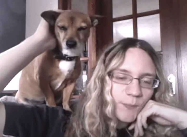 愛犬にコレされたら嬉しいかも。ナデナデしたら、可愛いお返しが返ってきたよ！