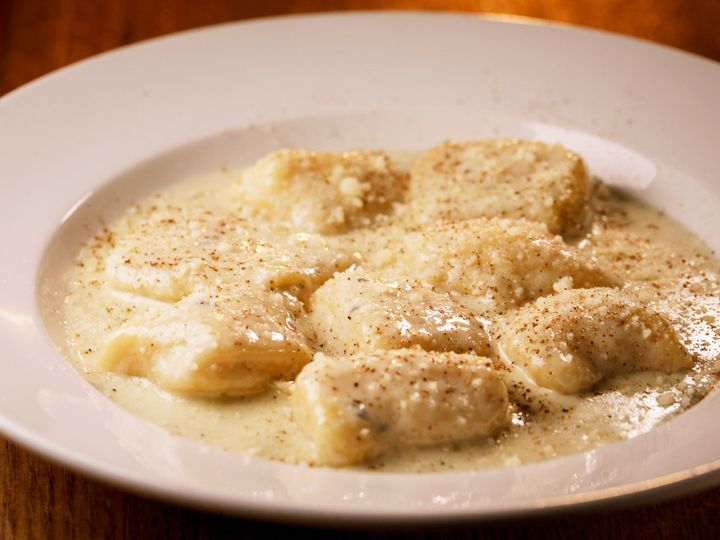 代々木上原『funicula』の「じゃがいもの手作りニョッキ ゴルゴンゾーラソース」