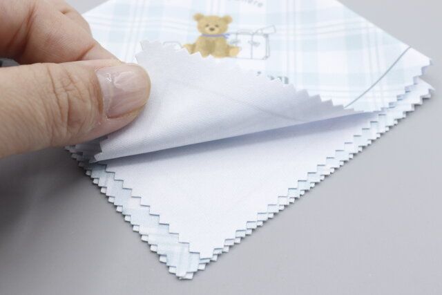 セリアのメガネ拭き マイフェイバリットの素材