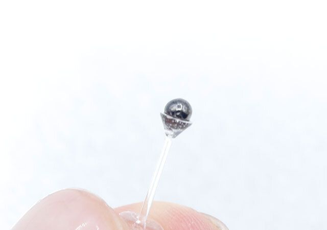 ダイソーのセット樹脂ピアス（メタルボール）とセット樹脂ピアス（ライトカラー）は金属が肌に触れない