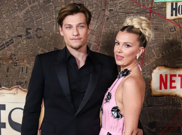 画像1: ジョンがミリー・ボビー・ブラウンとジェイク・ボン・ジョヴィの結婚式に参加