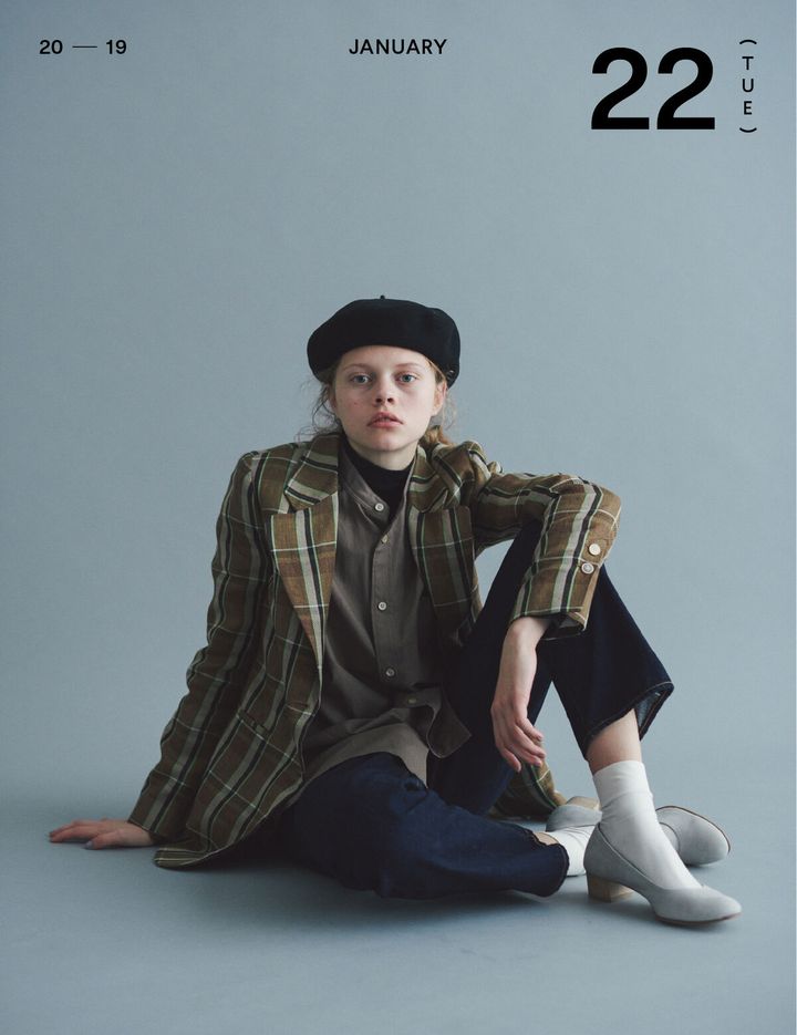 【大人のスニーカー】オーラリー×ニューバランスのコラボスニーカーの魅力をFUDGEが解説