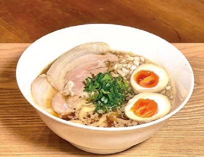 看板メニューの「背脂煮干醤油ラーメン」