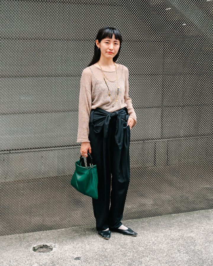 【気温26度】の服装6選。気温差の激しい今の正解は、“シアートップス”です！