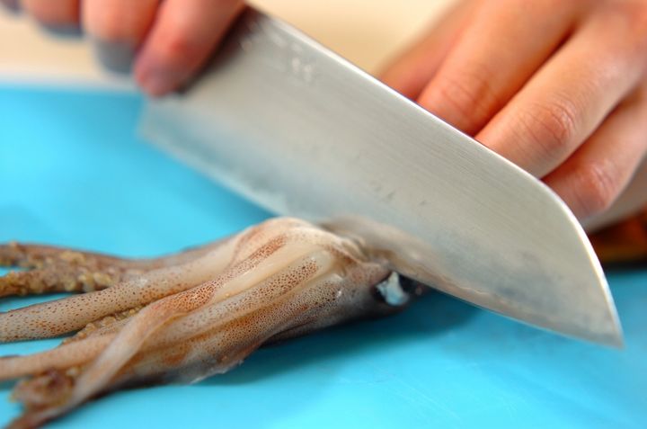 イカとチンゲン菜の塩麹炒めの下準備2