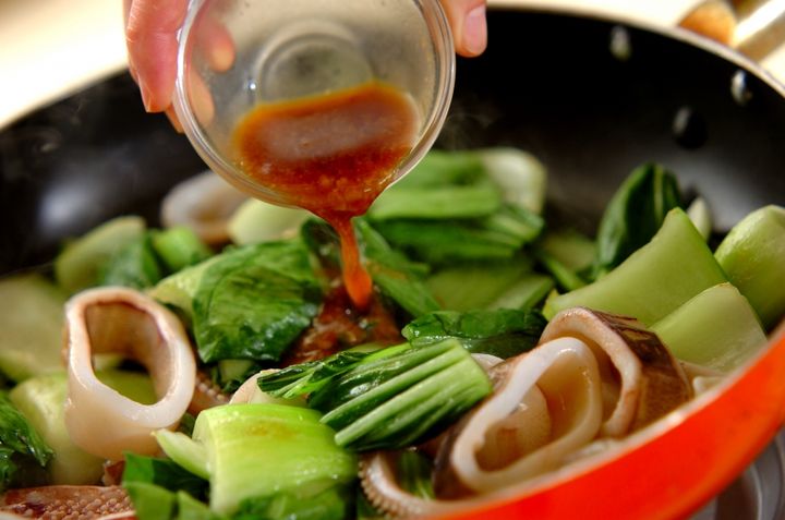 イカとチンゲン菜の塩麹炒めの作り方3