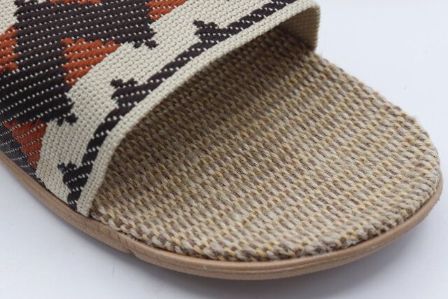 ダイソーの外でも履けるスリッパ