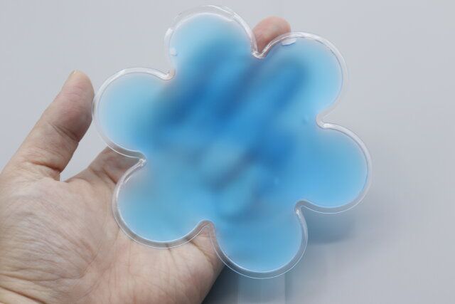 セリアのやわらかアイスパック ヘッド用