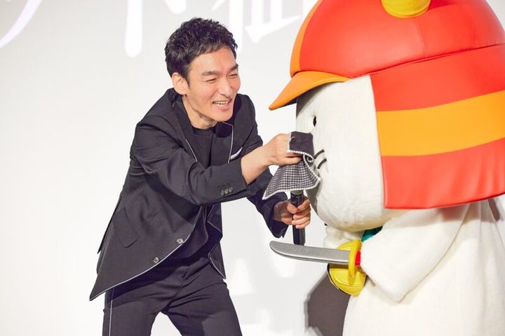 映画『碁盤斬り』大ヒット御礼舞台挨拶 草彅剛さんとひこにゃん