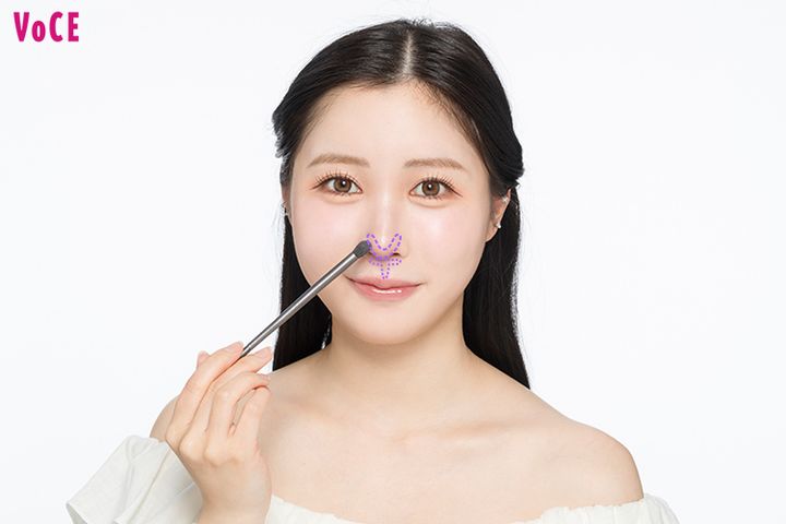 鼻先に“U”の字に影色をのせて、すっきりと