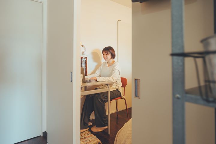 《無印良品》のユニットシェルフの使い方がうますぎる！参考にしたい2人暮らしのオシャレなインテリア3選