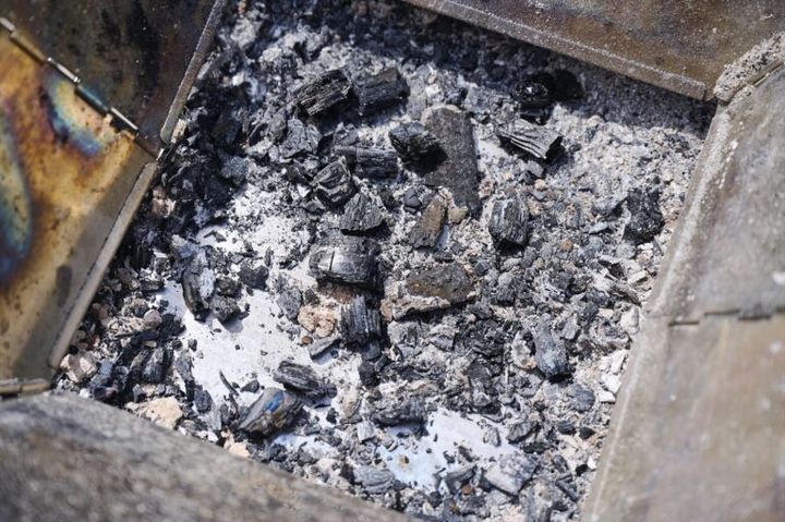 意外と知らない！焚き火のコツは？薪の選び方や火おこしの方法を徹底解説！