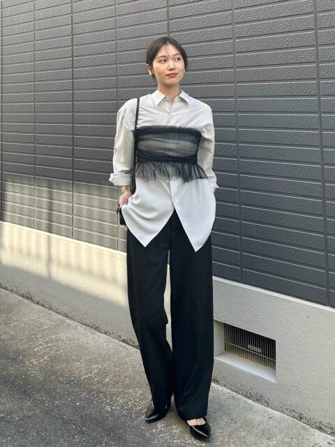 シアーシャツのコーデ