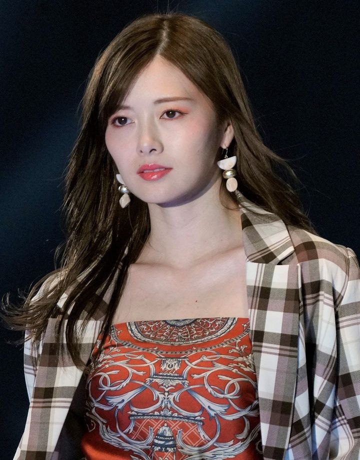 白石麻衣さん（2020年2月、時事通信フォト）