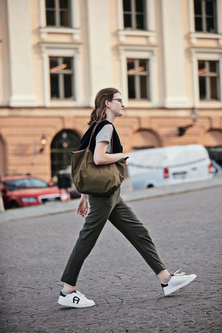 色味を抑えて、ボーダーTシャツを品よく着こなしたコーデ【番外編：ストックホルム】