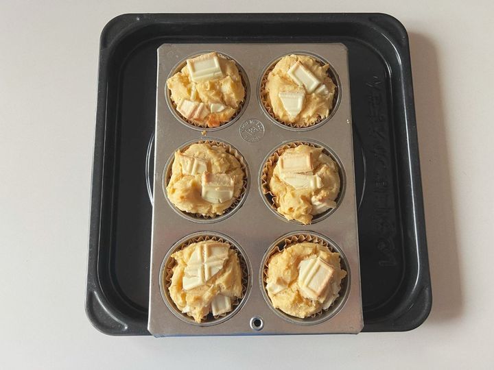 【簡単米粉レシピ】クリチーココナッツとホワイトチョコ米粉マフィン【渡辺友美子のコーヒーに合うお菓子のレシピ vol.45 〜レシピで旅するヨーロッパ〜】