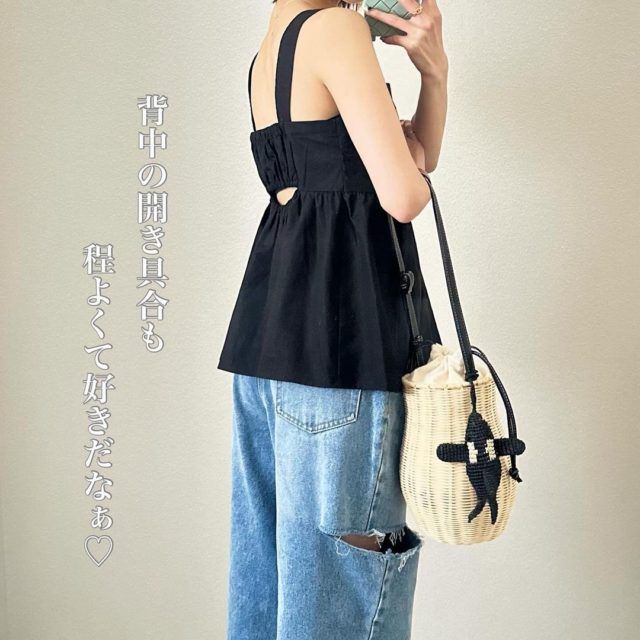 GU「リネンブレンドキャミソールコーデの女性5」