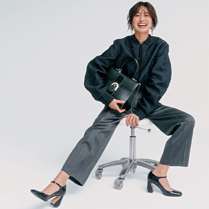 東原亜希,パンツコーデ,セシリー・バンセンのブルゾン,デルヴォーのバッグ