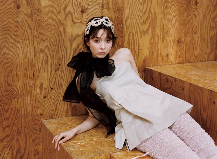 八木アリサのビスチェ&スパッツ