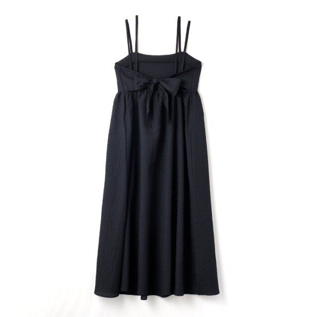 2024年夏のしまむらレディース黒ワンピース