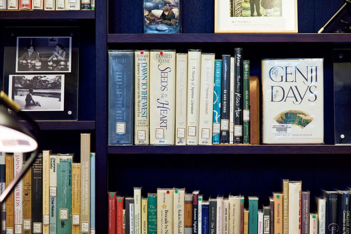 東京〈北区立中央図書館〉内観