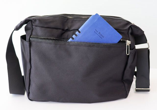 ショルダーバッグ 背面ポケット