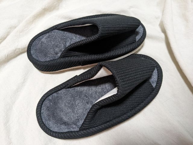 かかとアップスリッパブラック