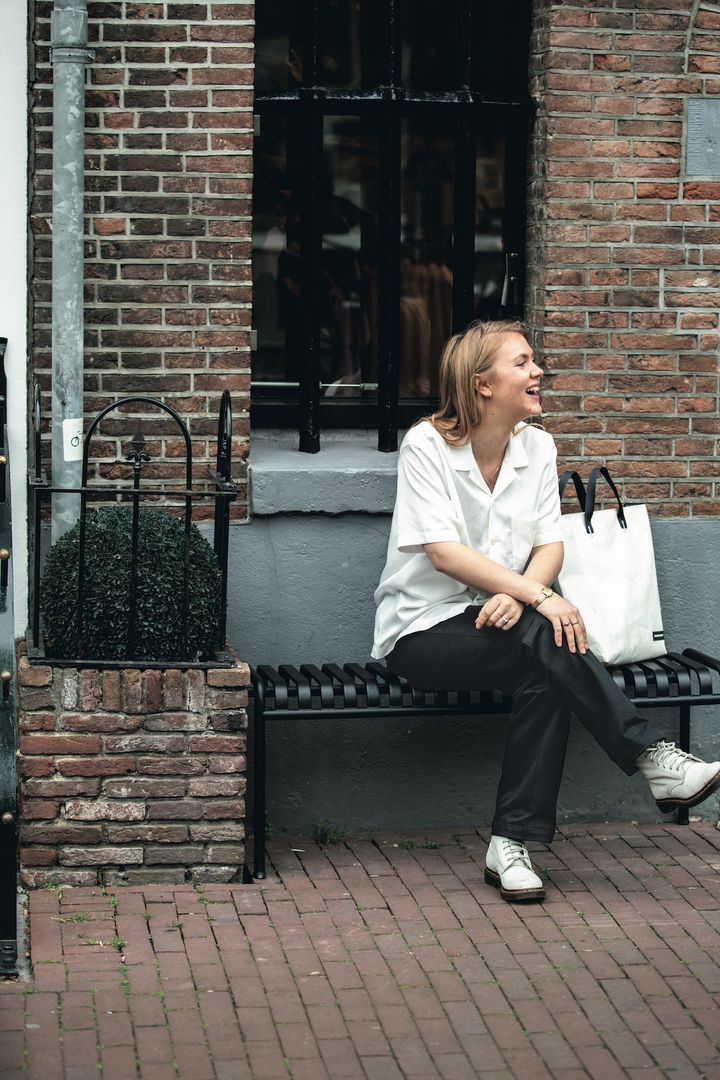 シンプルなのにおしゃれでこなれた感がすごい！ パリジェンヌのモノトーンコーデ