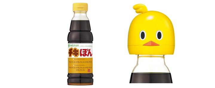 「コラボレーション企画限定デザインの味ぽん」（左）と「ひよこあにきキャップカバー」