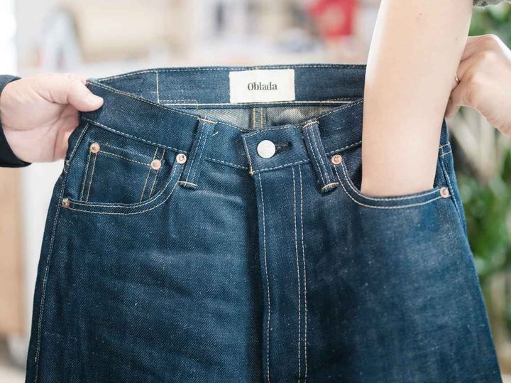 画像: 本記事を担当する女性ライターが【オブラダ】のパンツの前ポケットに手を突っ込むと、手首までしっかり隠れました。 出典：シンチ