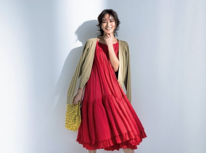 カレンソロジーのティアードワンピース 赤のラミー素材