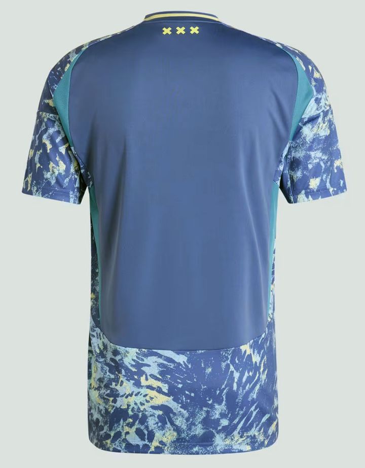 “芸術の街”のアヤックス、2024-25新ユニフォームを発表！創造性を大胆なタッチで鮮やかに描く