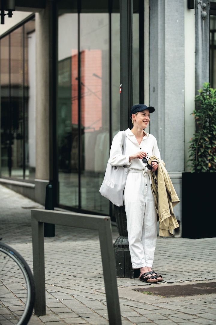 ジメジメするのに少し寒い…季節の変わりめのオシャレな着こなし【パリジェンヌの一週間コーデ】