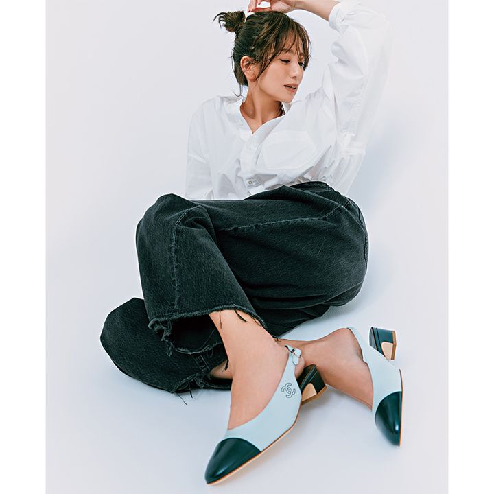 東原亜希,白シャツコーデ,デニムコーデ,シャネルのシューズ