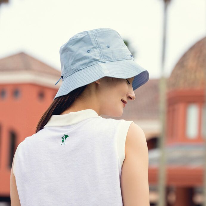 軽い着心地が、夏ゴルフにいい！ 爽やかカラーのショートパンツコーデ