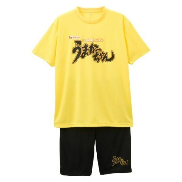 しまむらのうまかっちゃんのTシャツとハーフ丈パンツ