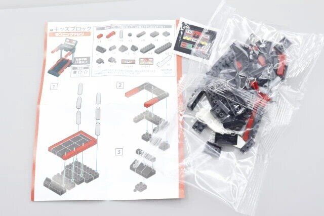 セリアのキッズブロック トレーニングマシン ランニングマシンのセット内容