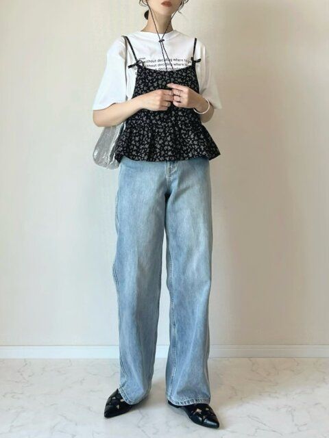 白Tシャツのコーデ