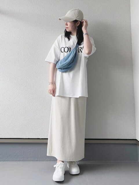 白Tシャツのコーデ