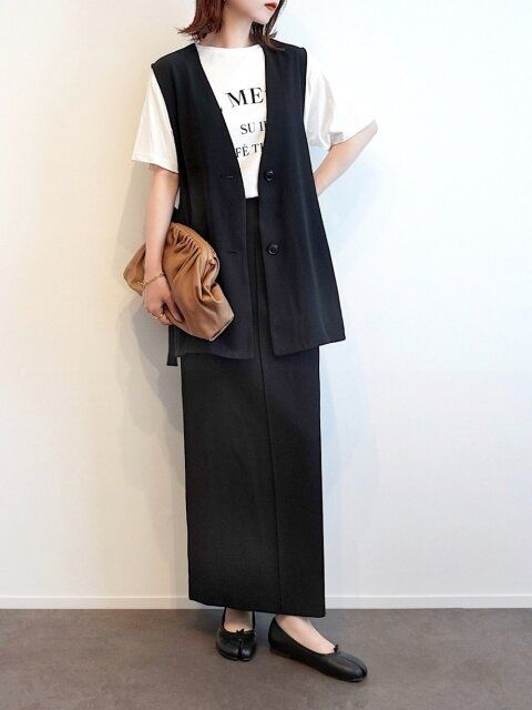 白Tシャツのコーデ