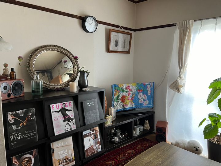 【築50年団地×一人暮らし】映画「かもめ食堂」がお手本のレトロなキッチンがおしゃれ【FUDGE おしゃれな人のルームツアー vol.7】