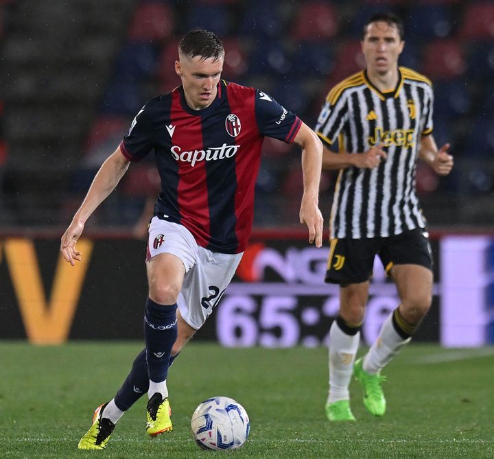 古豪ボローニャ、セリエA“優勝100周年記念”の新ユニフォームを発表！「60年ぶりのCL」でも着用へ