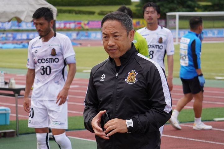 勝利から遠のくJFL三重…。間瀬秀一監督「戦術と取り組みのところに目を向けて準備したい」と立て直しへ