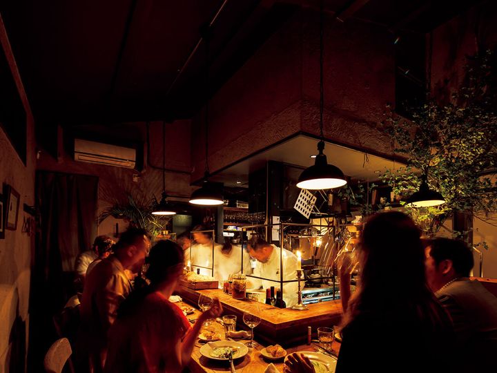 神泉『チニャーレエノテカ』の内観