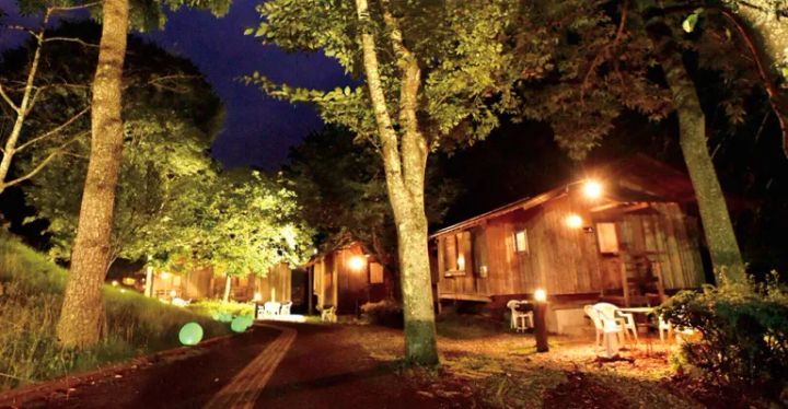 「早く知りたかった」天候不順でも安心！コテージ付きのキャンプ場12選【埼玉県】