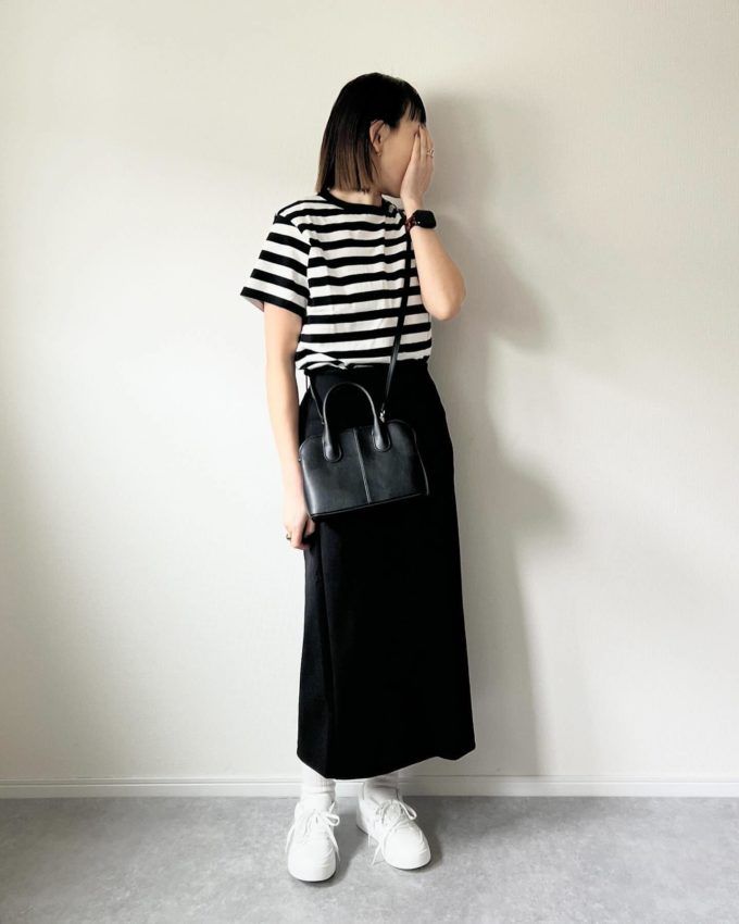 クレープジャージーナロースカート×UNIQLO：Cのオフホワイトの「スニーカー」