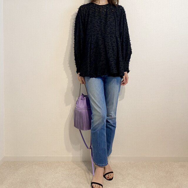 CADUNEジャガードブラウスとデニムコーデ